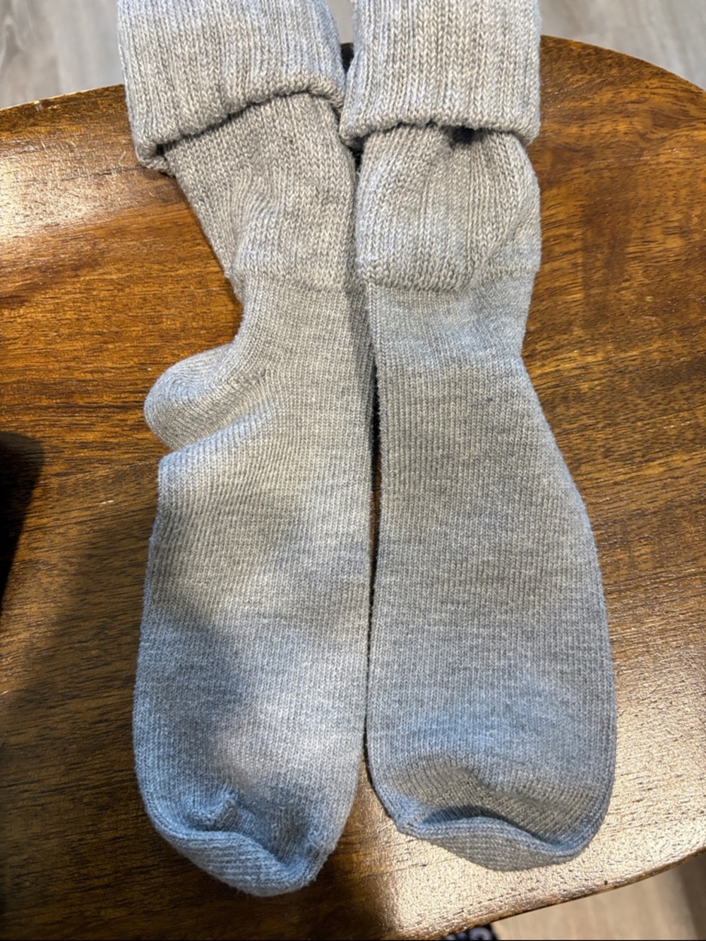 ALO Yoga Unisex Scrunch Socks in Black and Light Gray - Picture 9 of 10